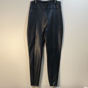 NWT Abercrombie & Fitch Black Vegan Leather Pull-On Skinny Pants Size M.…